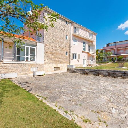 Awesome apartment in Sveti Filip i Jakov w/ 1 Bedrooms Exteriör bild