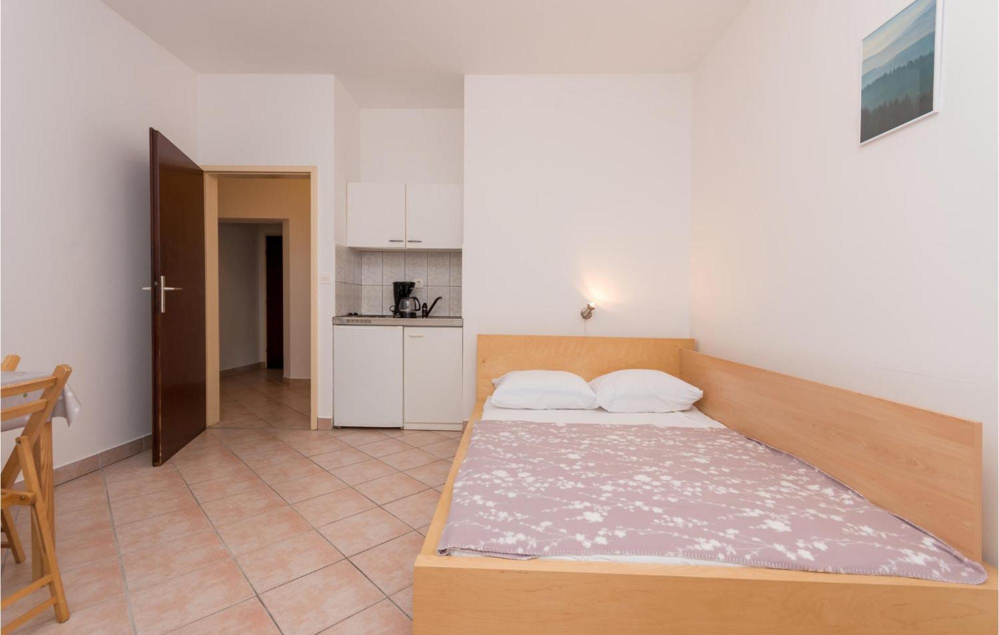 Awesome apartment in Sveti Filip i Jakov w/ 1 Bedrooms Exteriör bild