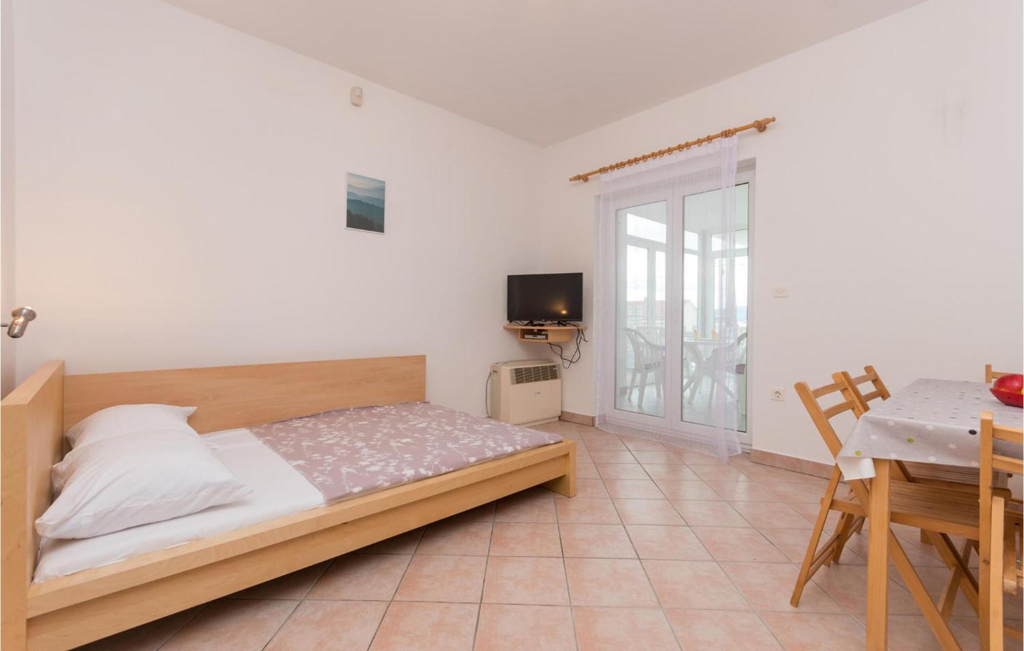Awesome apartment in Sveti Filip i Jakov w/ 1 Bedrooms Exteriör bild