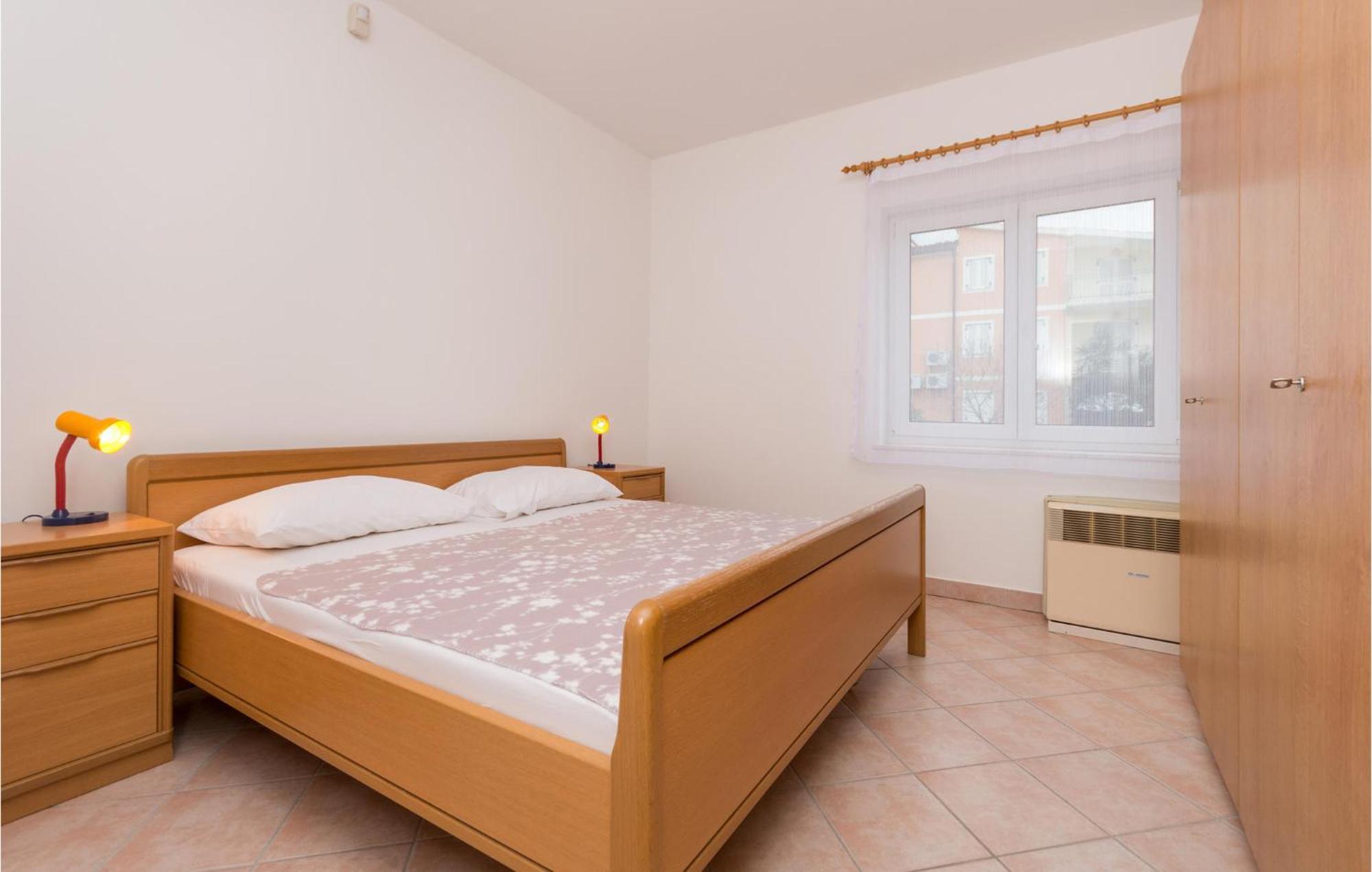 Awesome apartment in Sveti Filip i Jakov w/ 1 Bedrooms Exteriör bild